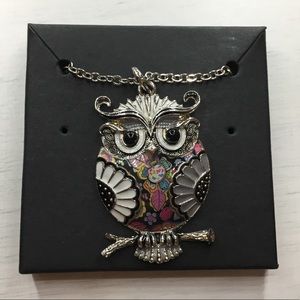 BNWT owl necklace pendant